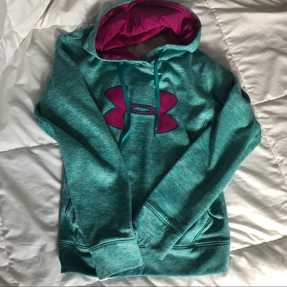 Women’s under Armour hoodie size medium